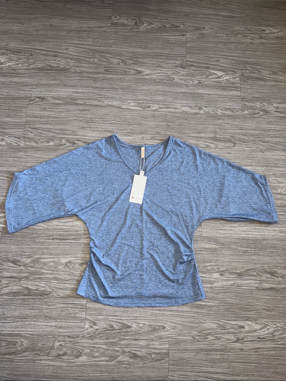 Evaless Relaxed Light Blue V-Neck Short Sleeve Tee Sz M